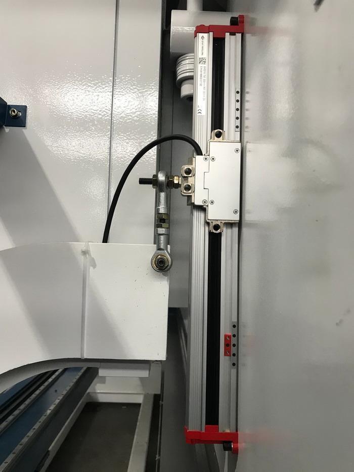 Italy made Givi linear scales for Yawei 6m CNC synchro press brake for sheet metal bending machine china supplier