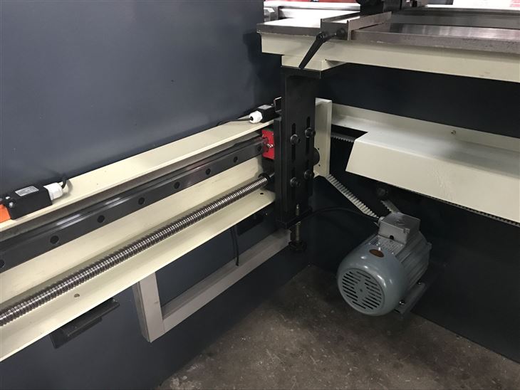 china ahyw aywei 2 axis metal press brake 4m  bending back gauges